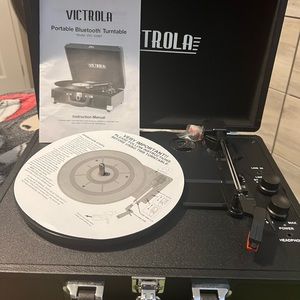 Victrola Portable Record Player. (BRAND NEW)